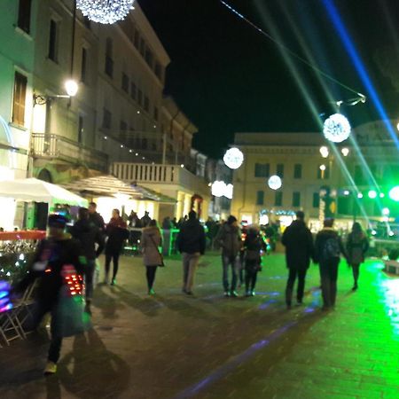 Villaggio Esmera ديسينسانو ديل غاردا المظهر الخارجي الصورة