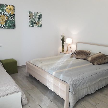 Villaggio Esmera ديسينسانو ديل غاردا المظهر الخارجي الصورة