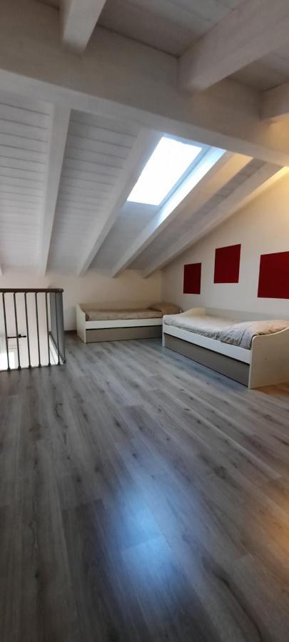 Villaggio Esmera ديسينسانو ديل غاردا المظهر الخارجي الصورة