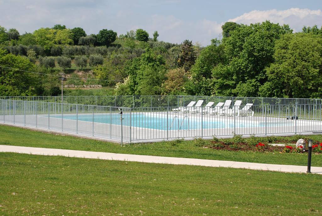 Villaggio Esmera ديسينسانو ديل غاردا المظهر الخارجي الصورة