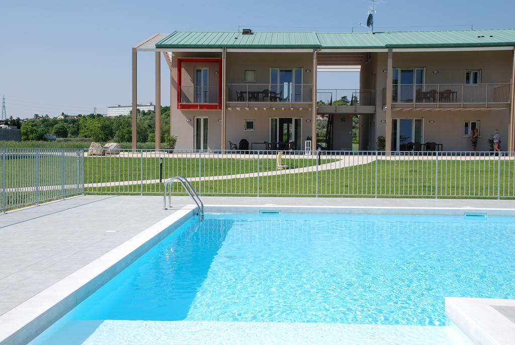 Villaggio Esmera ديسينسانو ديل غاردا المظهر الخارجي الصورة