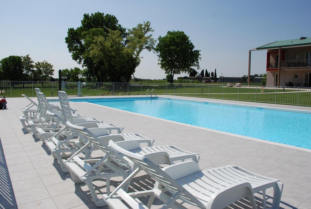 Villaggio Esmera ديسينسانو ديل غاردا المظهر الخارجي الصورة