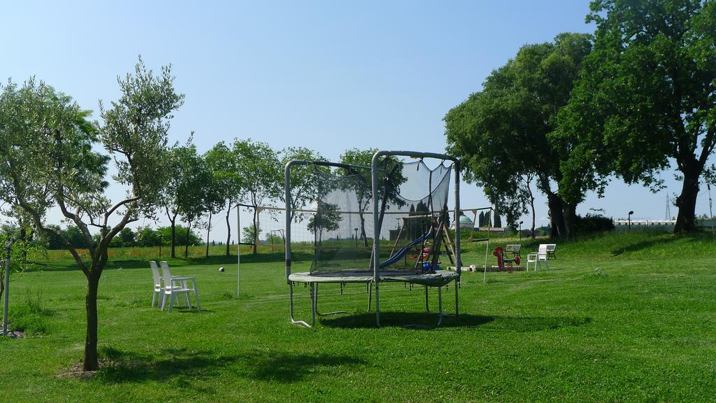 Villaggio Esmera ديسينسانو ديل غاردا المظهر الخارجي الصورة
