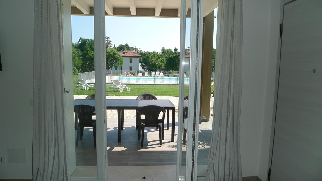 Villaggio Esmera ديسينسانو ديل غاردا المظهر الخارجي الصورة