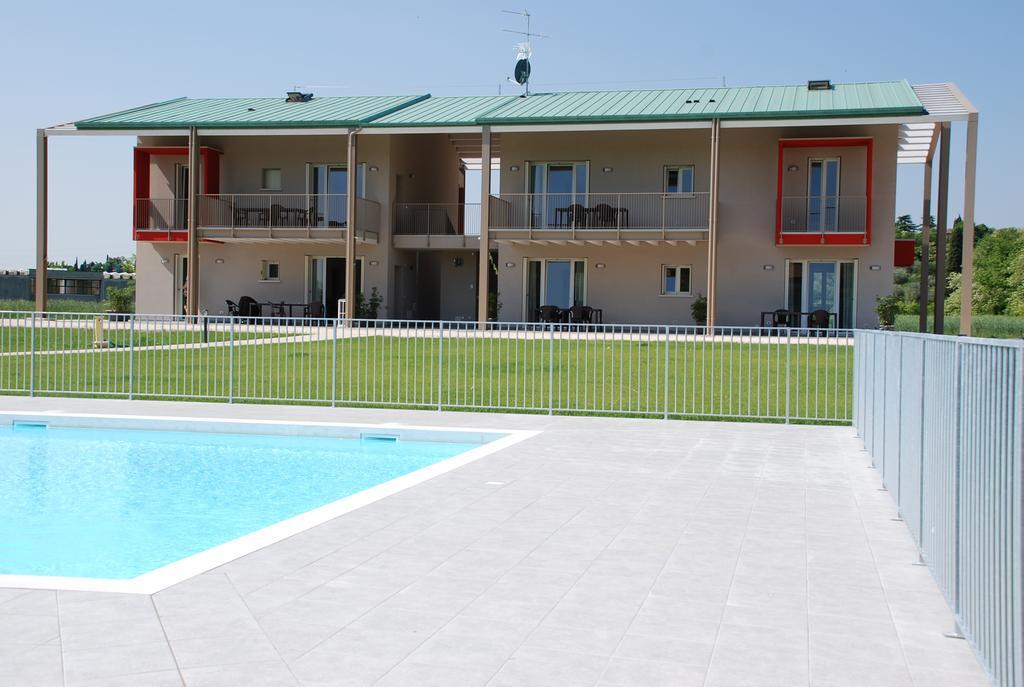 Villaggio Esmera ديسينسانو ديل غاردا المظهر الخارجي الصورة
