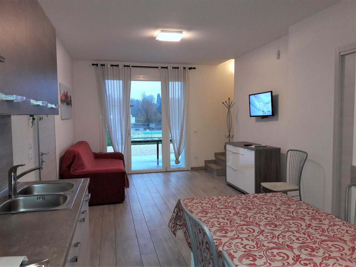 Villaggio Esmera ديسينسانو ديل غاردا المظهر الخارجي الصورة