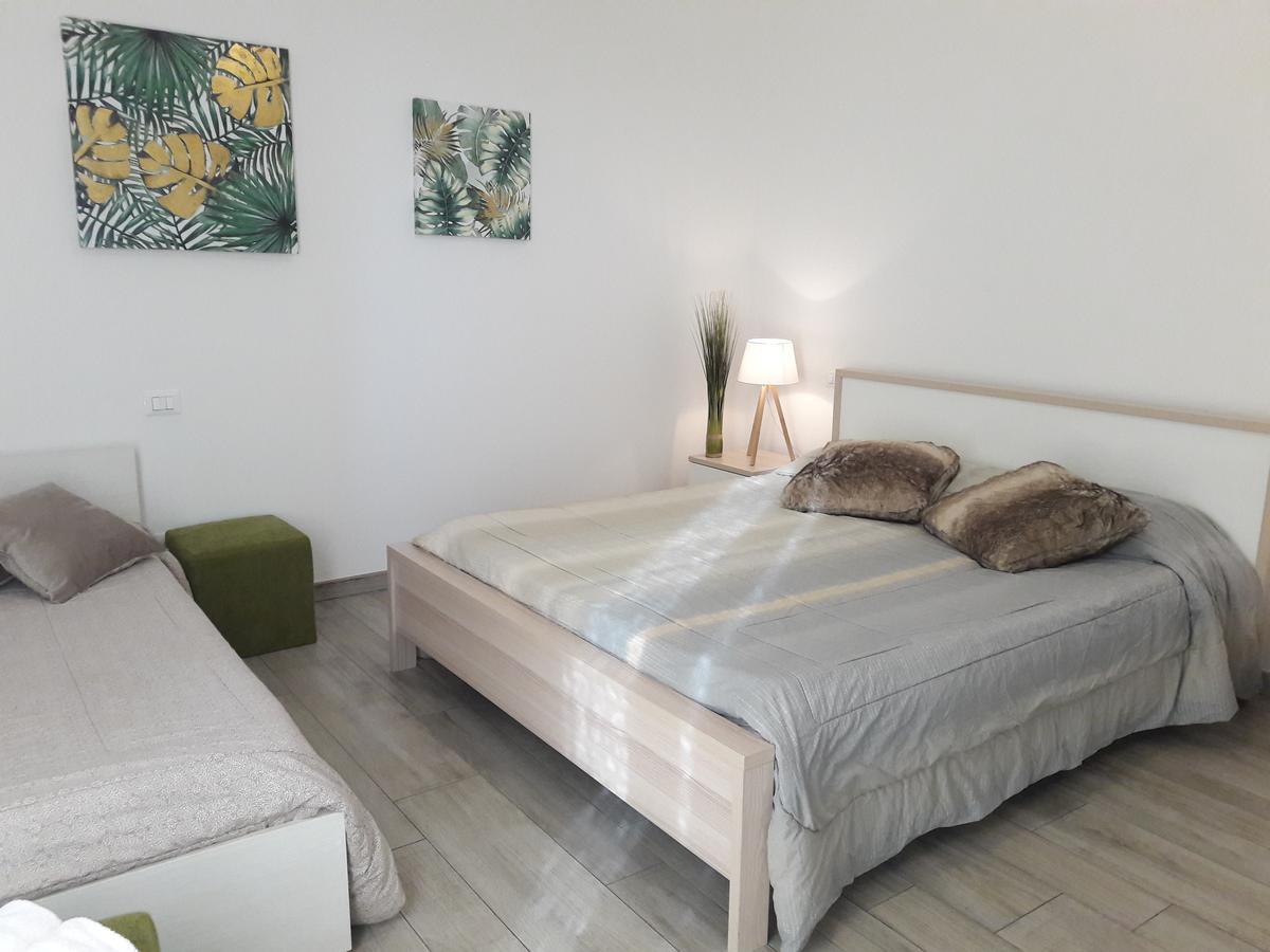 Villaggio Esmera ديسينسانو ديل غاردا المظهر الخارجي الصورة