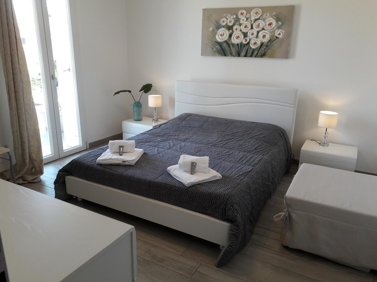 Villaggio Esmera ديسينسانو ديل غاردا المظهر الخارجي الصورة